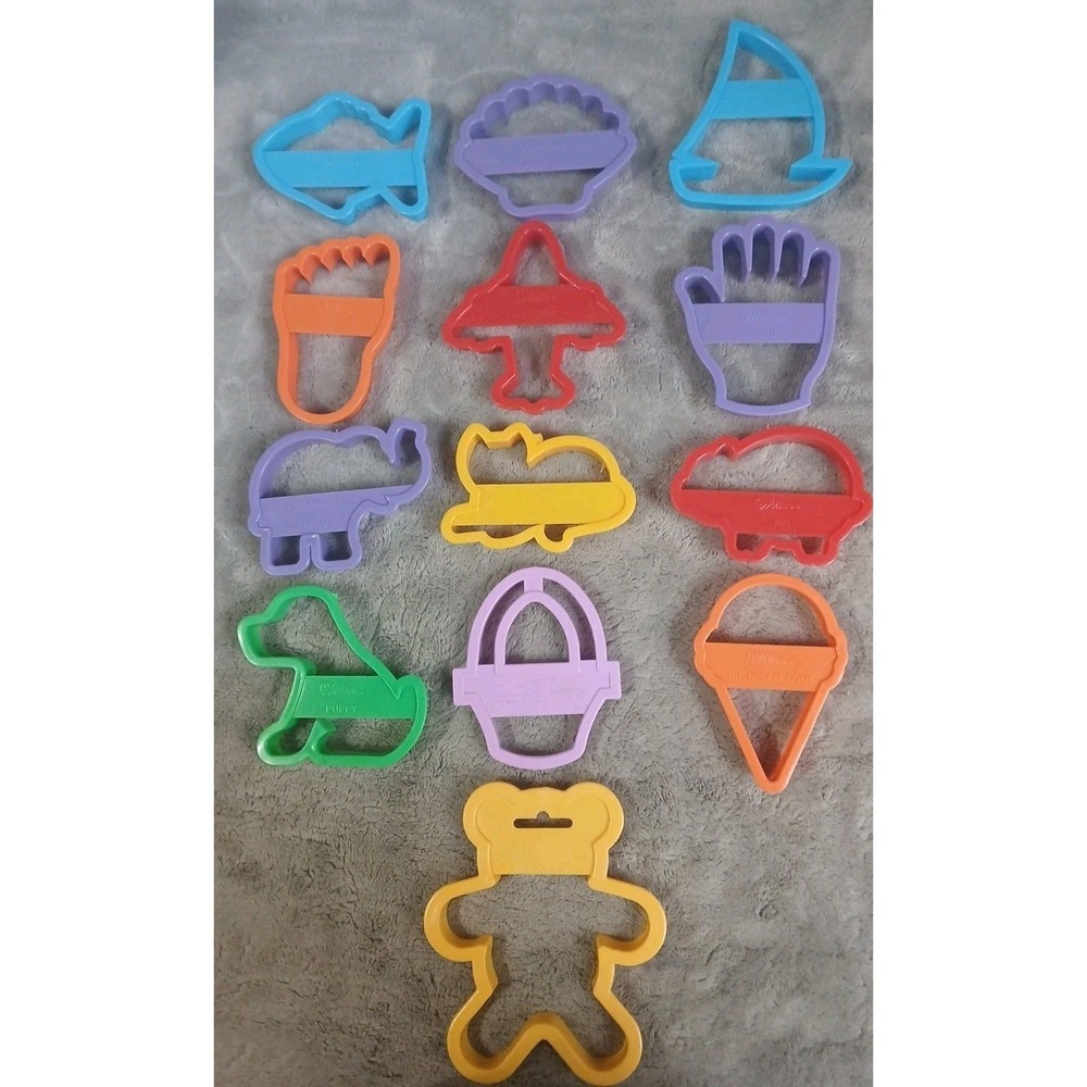 13‎ Vtg Wilton Cookie Cutters Assorted 1992 Animals Boat Hand Foot Plane READ